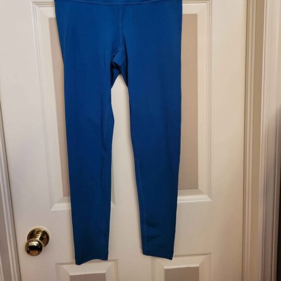 Dri-more Technology Leggings. - Picture 2 of 5